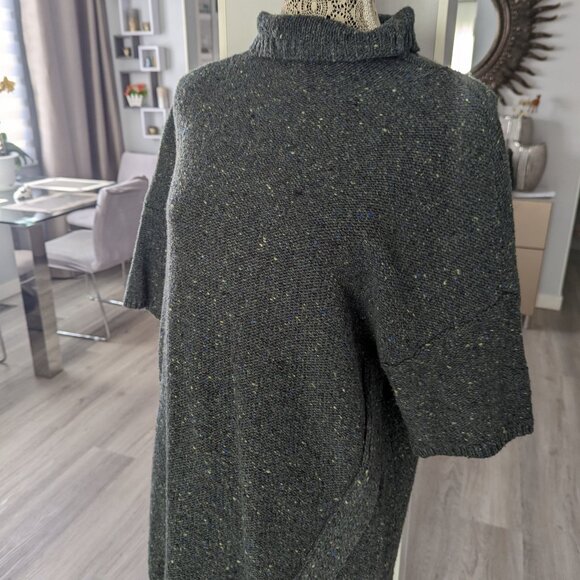 Roots shirt sleeved turtleneck with side split - Picture 2 of 8